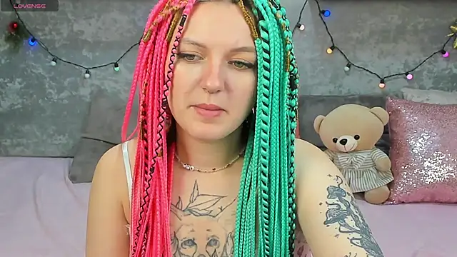 Snapshot of AnnaXPeach chatting on 12/20/25, 12:51 AnnaXPeach online show from 12/20/25, 12:51