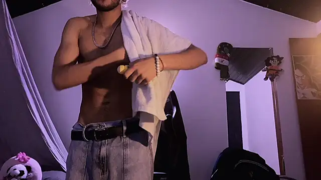 Snapshot of 3v1l chatting on 11/20/25, 10:09 3v1l online show from 11/20/25, 10:09