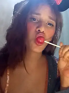 Snapshot of lola_mamadas chatting on 11/06/25, 04:02 lola mamadas online show from 11/06/25, 04:02