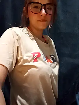 Snapshot of lola_mamadas chatting on 11/16/25, 04:18 lola mamadas online show from 11/16/25, 04:18