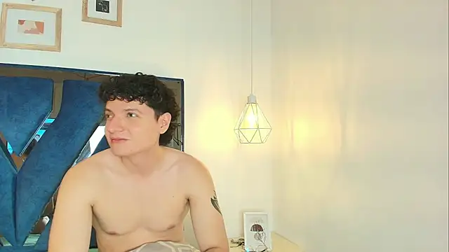 Snapshot of Zoe_And_Dylan_ chatting on 03/07/26, 12:57 Zoe And Dylan online show from 03/07/26, 12:57