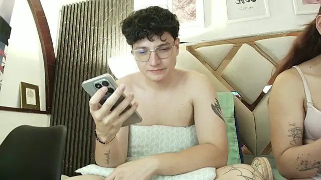 Snapshot of Zoe_And_Dylan_ chatting on 05/29/26, 02:15 Zoe And Dylan online show from 05/29/26, 02:15