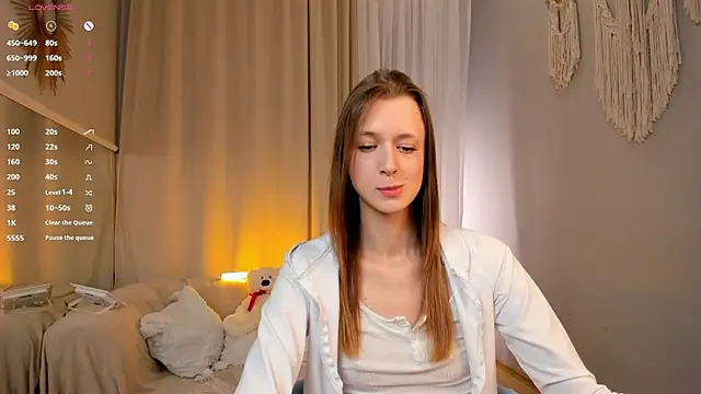 Snapshot of SweetVee chatting on 07/21/26, 06:49 SweetVee online show from 07/21/26, 06:49