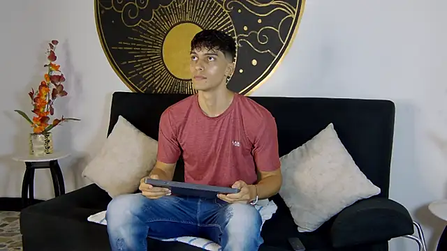 Snapshot of AlessioVitale chatting on 11/15/25, 12:56 AlessioVitale online show from 11/15/25, 12:56