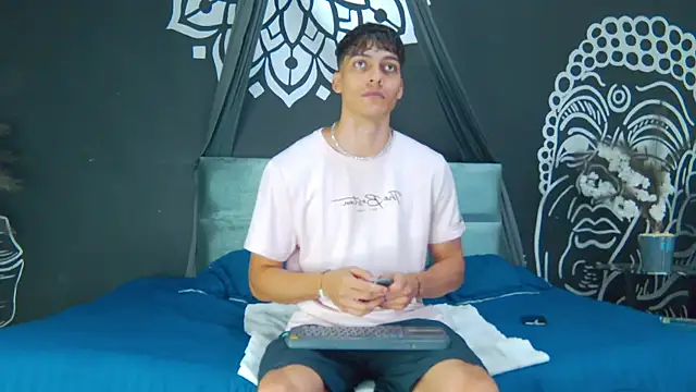 AlessioVitale online show from 01/10/26, 12:18