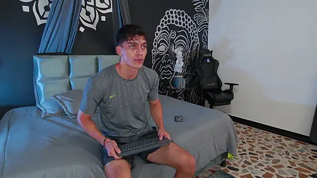 AlessioVitale online show from 02/14/26, 07:43