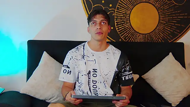 AlessioVitale online show from 02/24/26, 07:56