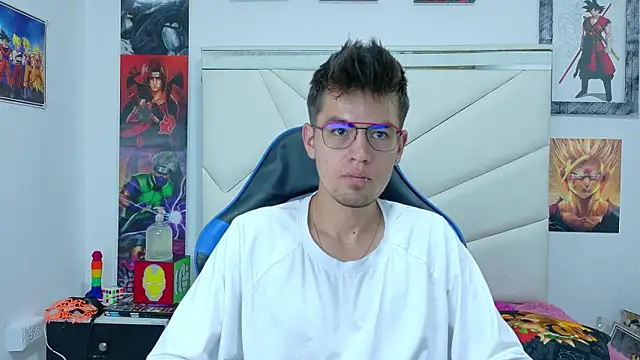 Snapshot of NICK_VERS chatting on 12/13/25, 08:36 NICK VERS online show from 12/13/25, 08:36