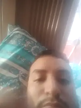 Snapshot of yeisonren99 chatting on 11/18/25, 03:38 yeisonren99 online show from 11/18/25, 03:38