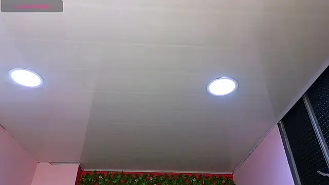 Snapshot of malen_fitnessmilf chatting on 04/04/26, 10:57 malen fitnessmilf online show from 04/04/26, 10:57