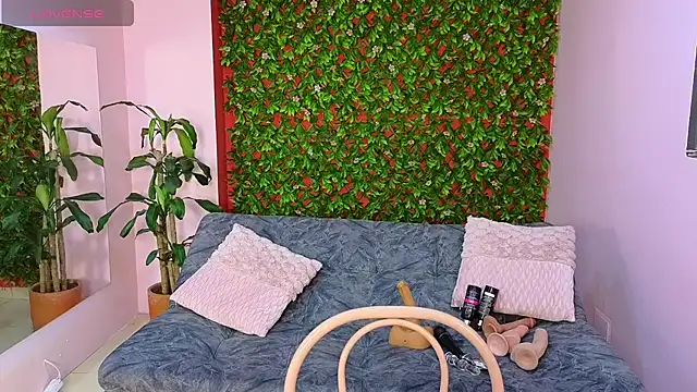 Snapshot of malen_fitnessmilf chatting on 04/05/26, 12:13 malen fitnessmilf online show from 04/05/26, 12:13