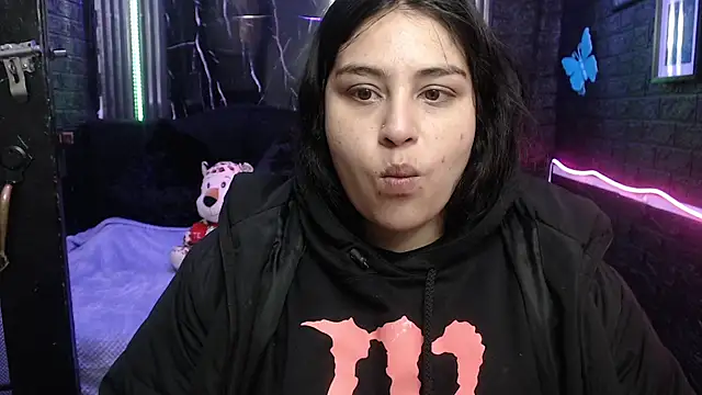 Snapshot of lehia_285 chatting on 05/06/26, 01:05 lehia 285 online show from 05/06/26, 01:05