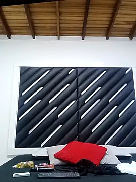 Samaraa Lee online show from 12/15/25, 11:14