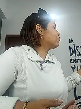 Samaraa Lee online show from 01/08/26, 12:51