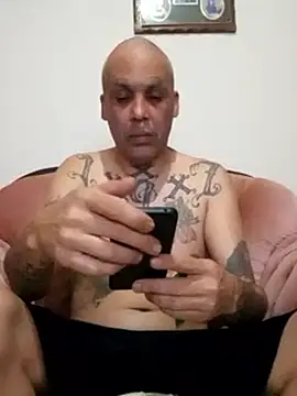 Snapshot of feoGG197 chatting on 03/30/26, 01:28 feoGG197 online show from 03/30/26, 01:28