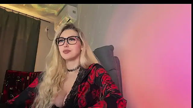 Snapshot of Liya_Liss chatting on 03/21/26, 08:30 Liya Liss online show from 03/21/26, 08:30