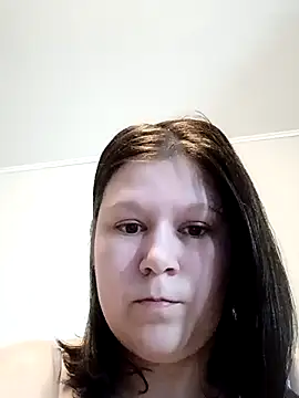 GlitterAuburn online show from 04/17/26, 12:08