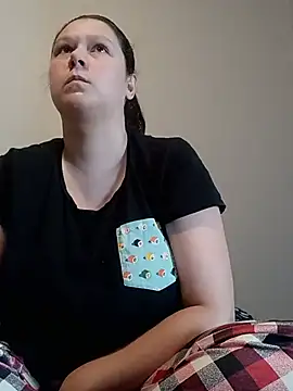 GlitterAuburn online show from 06/02/26, 11:23