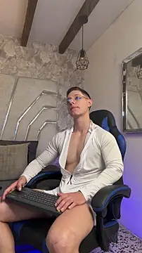 Snapshot of MAXTHOMSON chatting on 02/25/26, 11:58 MAXTHOMSON online show from 02/25/26, 11:58