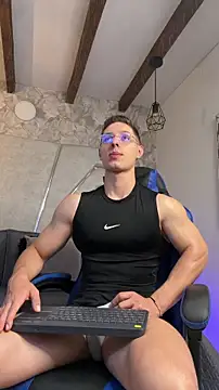 Snapshot of MAXTHOMSON chatting on 02/26/26, 10:53 MAXTHOMSON online show from 02/26/26, 10:53