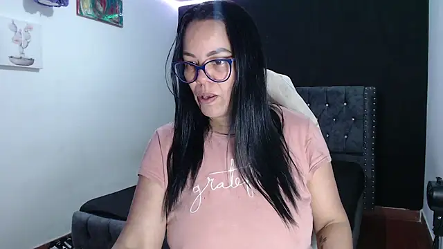 Snapshot of sofia_lopez70 chatting on 12/13/25, 09:09 sofia lopez70 online show from 12/13/25, 09:09