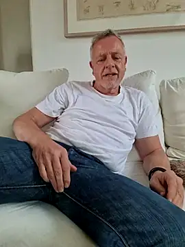 Snapshot of Dennislover007 chatting on 11/14/25, 12:59 Dennislover007 online show from 11/14/25, 12:59