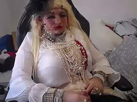 VanesaCrossic online show from 05/19/26, 10:10