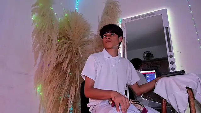 Leo Glow online show from 02/10/26, 07:51