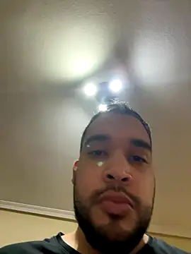 Snapshot of Stiven23J chatting on 12/16/25, 06:46 Stiven23J online show from 12/16/25, 06:46