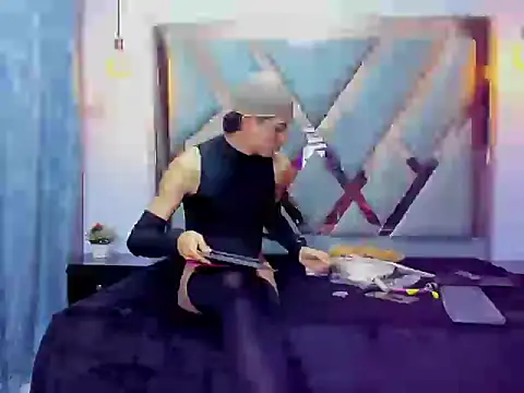 Snapshot of RegannTaylor chatting on 12/04/25, 12:58 RegannTaylor online show from 12/04/25, 12:58