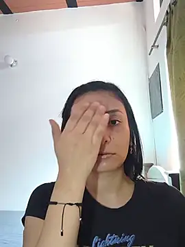 Snapshot of Minie03_ chatting on 05/20/26, 02:34 Minie03 online show from 05/20/26, 02:34