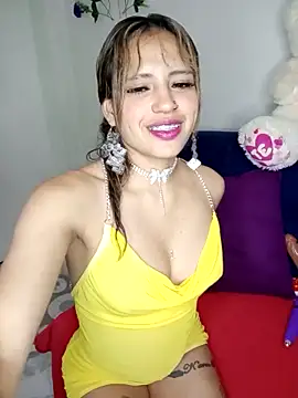 BellaChiquis  online show from 11/07/25, 04:56