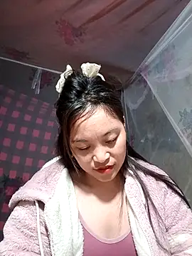 Snapshot of Alice-567 chatting on 03/06/26, 01:13 Alice-567 online show from 03/06/26, 01:13