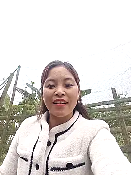 Snapshot of Alice-567 chatting on 03/17/26, 01:32 Alice-567 online show from 03/17/26, 01:32