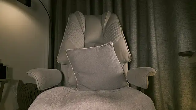 Snapshot of lianewhite chatting on 03/18/26, 01:20 lianewhite online show from 03/18/26, 01:20