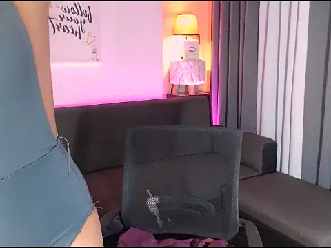 Snapshot of transSTARprincess chatting on 11/18/25, 05:39 transSTARprincess online show from 11/18/25, 05:39