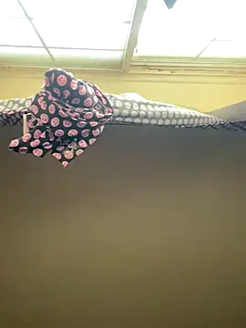 Snapshot of redbaby29 chatting on 10/31/25, 07:15 redbaby29 online show from 10/31/25, 07:15