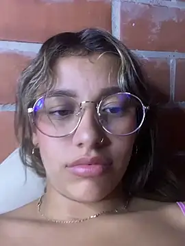 Snapshot of liahot69 chatting on 03/12/26, 03:12 liahot69 online show from 03/12/26, 03:12