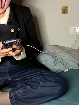 daaqnn online show from 11/28/25, 12:52