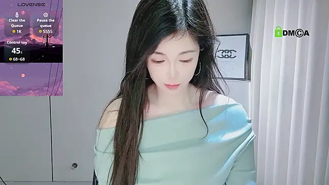 Snapshot of YunShan-33 chatting on 03/13/26, 02:56 YunShan-33 online show from 03/13/26, 02:56