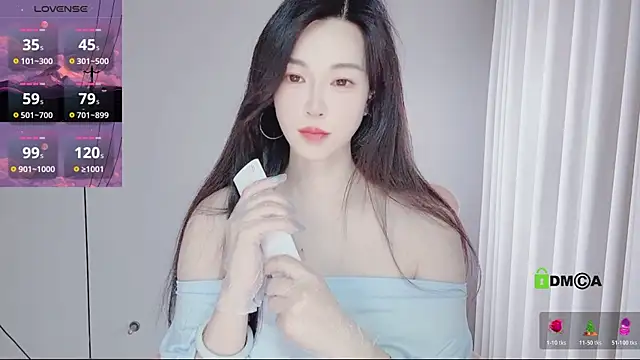 Snapshot of YunShan-33 chatting on 04/02/26, 01:03 YunShan-33 online show from 04/02/26, 01:03