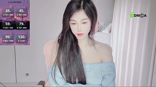 Snapshot of YunShan-33 chatting on 04/22/26, 04:59 YunShan-33 online show from 04/22/26, 04:59