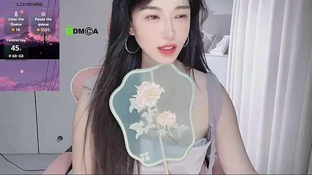 Snapshot of YunShan-33 chatting on 05/22/26, 04:23 YunShan-33 online show from 05/22/26, 04:23