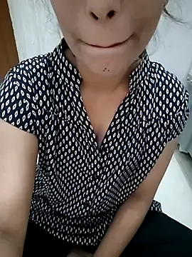 vijaylaxmi69 online show from 11/03/25, 04:19