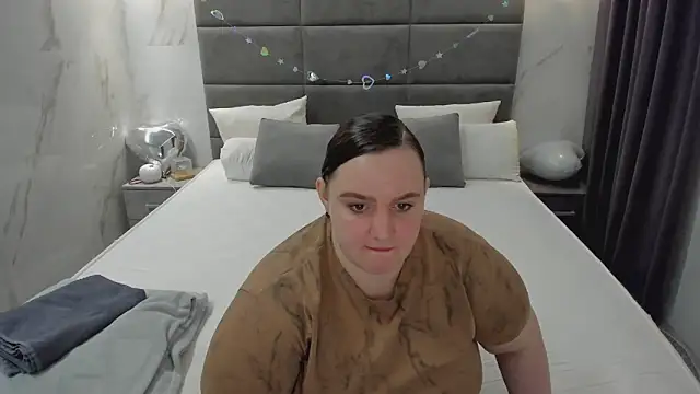 Snapshot of bbwsexis chatting on 04/15/26, 07:37 bbwsexis online show from 04/15/26, 07:37