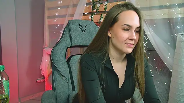 Snapshot of ElinVale chatting on 02/08/26, 03:04 ElinVale online show from 02/08/26, 03:04