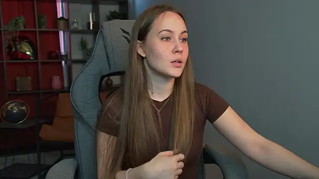 Snapshot of ElinVale chatting on 03/28/26, 10:48 ElinVale online show from 03/28/26, 10:48