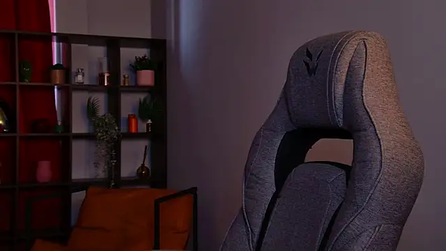 Snapshot of ElinVale chatting on 04/08/26, 08:47 ElinVale online show from 04/08/26, 08:47