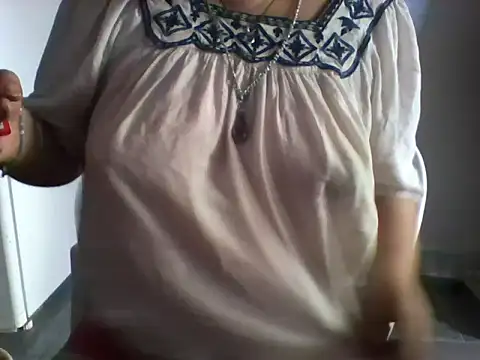 Snapshot of Jadeinthesky chatting on 11/03/25, 05:14 Jadeinthesky online show from 11/03/25, 05:14