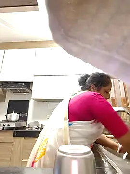 Snapshot of Hot-Sana2 chatting on 04/13/26, 02:22 Hot-Sana2 online show from 04/13/26, 02:22